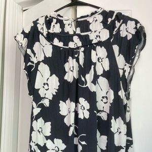 Ann Taylor LOFT short sleeve shirt size L
